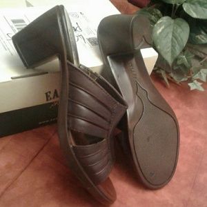Womens Eastland Sz 10 Brown Leather Sandal Slides